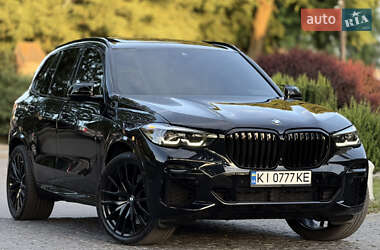 Позашляховик / Кросовер BMW X5 2021 в 