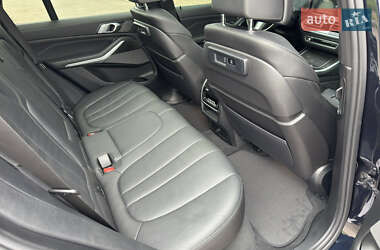 Позашляховик / Кросовер BMW X5 2021 в 