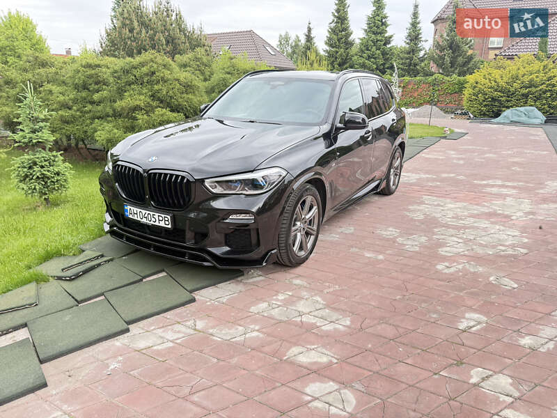 Позашляховик / Кросовер BMW X5 2018 в 