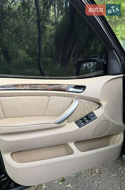 Позашляховик / Кросовер BMW X5 2002 в 