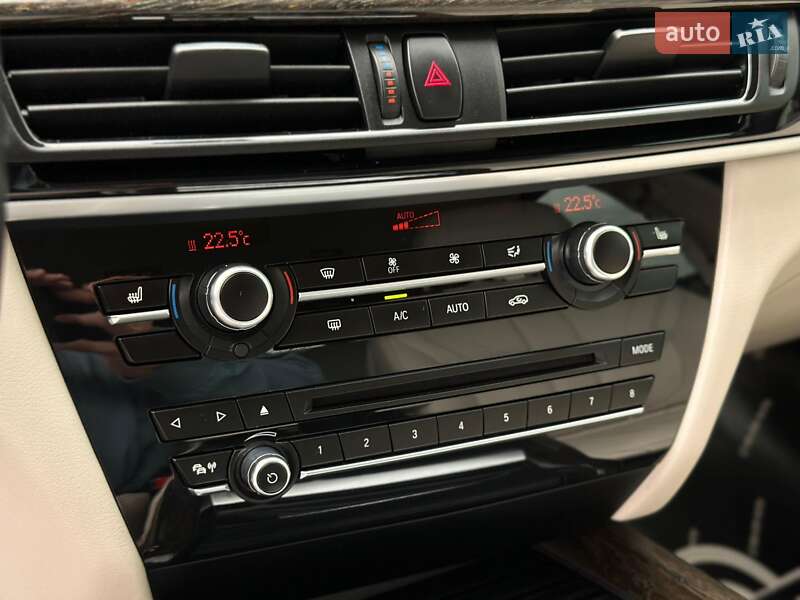 Внедорожник / Кроссовер BMW X5 2015 в Киеве