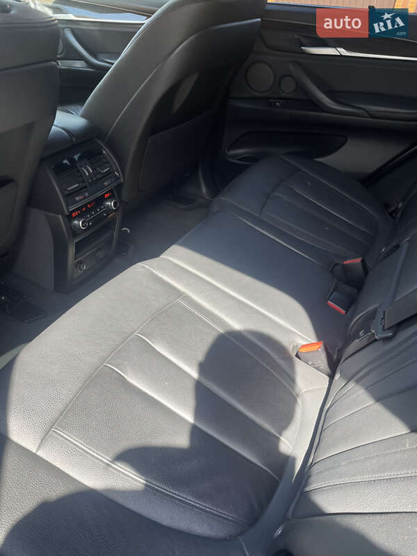 Внедорожник / Кроссовер BMW X5 2015 в Буче