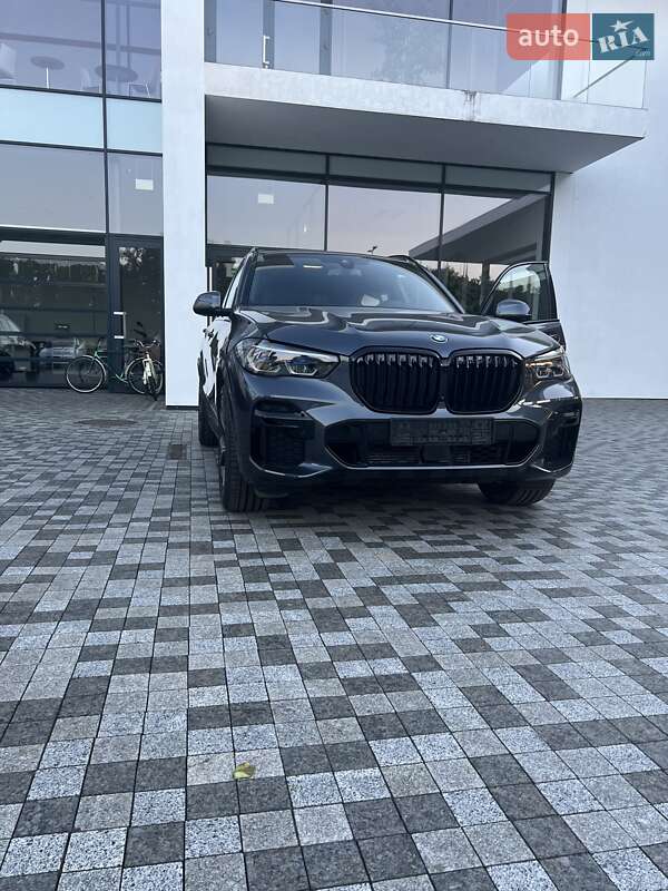 Внедорожник / Кроссовер BMW X5 2022 в 