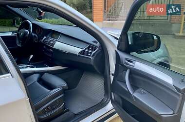 Внедорожник / Кроссовер BMW X5 2010 в 