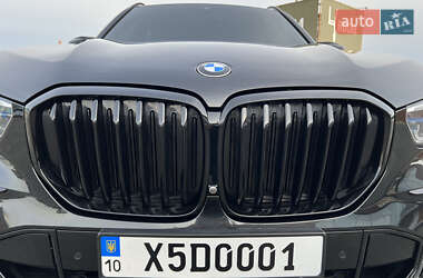 Внедорожник / Кроссовер BMW X5 2021 в 