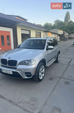 Позашляховик / Кросовер BMW X5 2013 в 