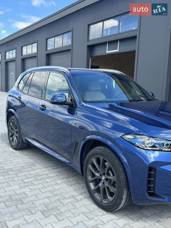 Внедорожник / Кроссовер BMW X5 2021 в 