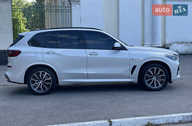 Позашляховик / Кросовер BMW X5 2019 в 