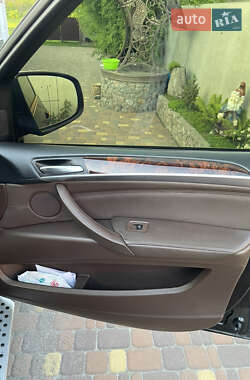 Позашляховик / Кросовер BMW X5 2010 в 