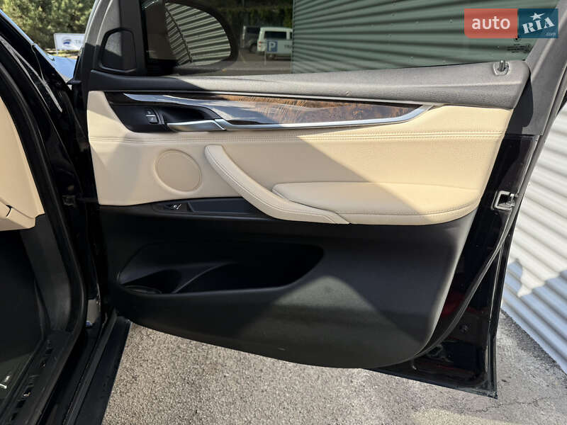 Внедорожник / Кроссовер BMW X5 2017 в Ровно