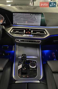 Позашляховик / Кросовер BMW X5 2020 в 