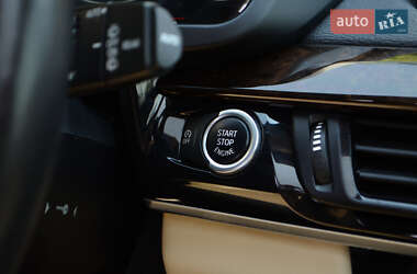 Внедорожник / Кроссовер BMW X5 2016 в 