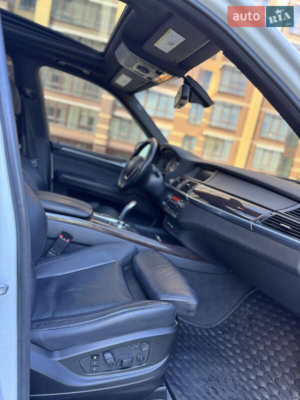 Внедорожник / Кроссовер BMW X5 2011 в Чернигове