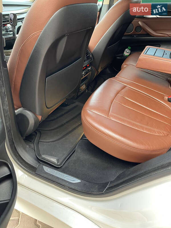 Внедорожник / Кроссовер BMW X5 2015 в Киеве