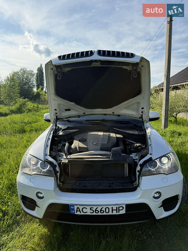 Позашляховик / Кросовер BMW X5 2012 в Луцьку