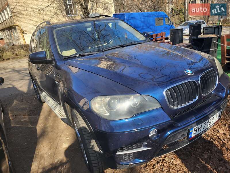 Позашляховик / Кросовер BMW X5 2011 в Чернівцях
