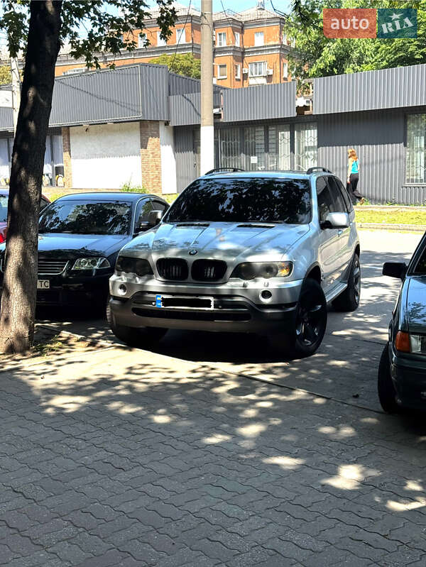Внедорожник / Кроссовер BMW X5 2000 в Каменском