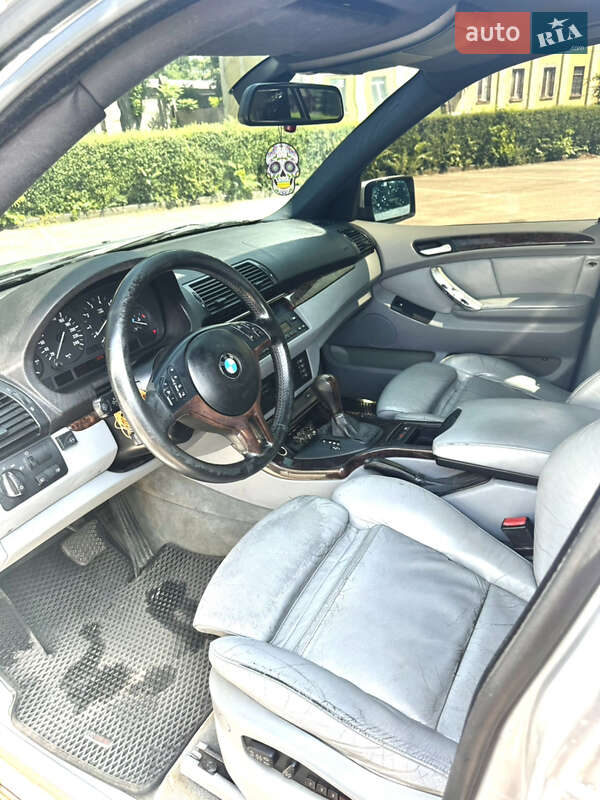 Внедорожник / Кроссовер BMW X5 2000 в Каменском