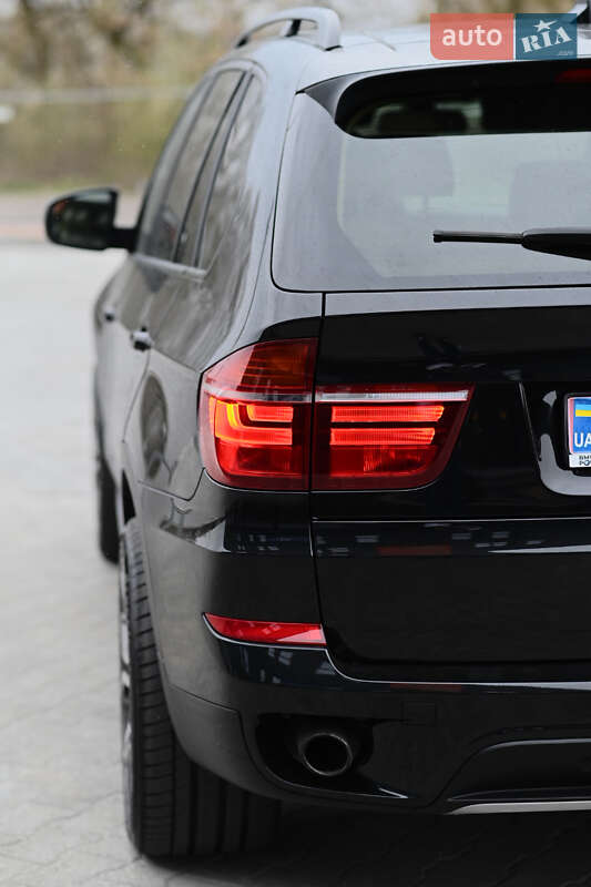 Внедорожник / Кроссовер BMW X5 2011 в Дубно