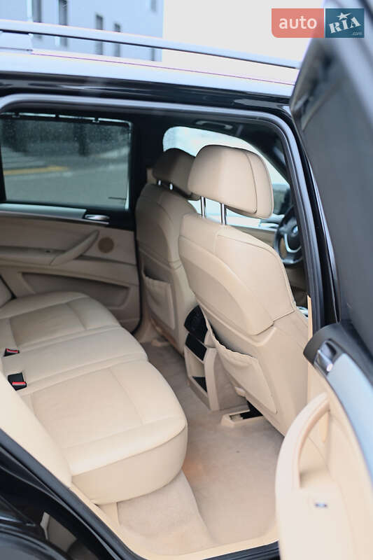 Внедорожник / Кроссовер BMW X5 2011 в Дубно