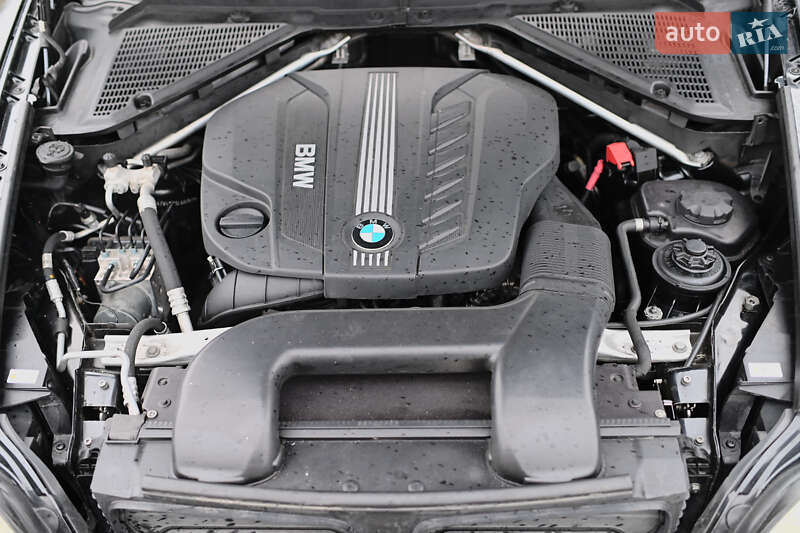 Внедорожник / Кроссовер BMW X5 2011 в Дубно