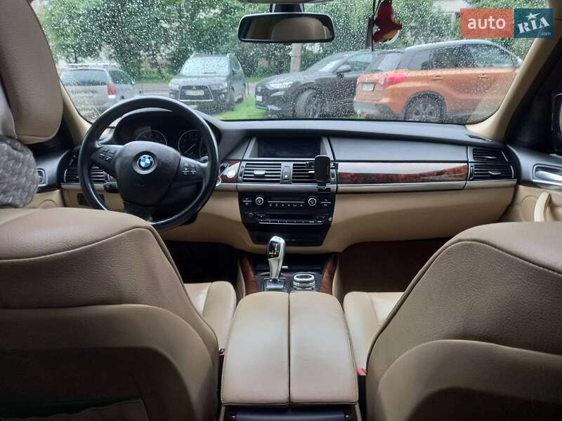 Внедорожник / Кроссовер BMW X5 2012 в Львове