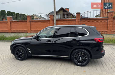 Внедорожник / Кроссовер BMW X5 2019 в 