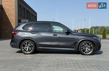 Внедорожник / Кроссовер BMW X5 2019 в 
