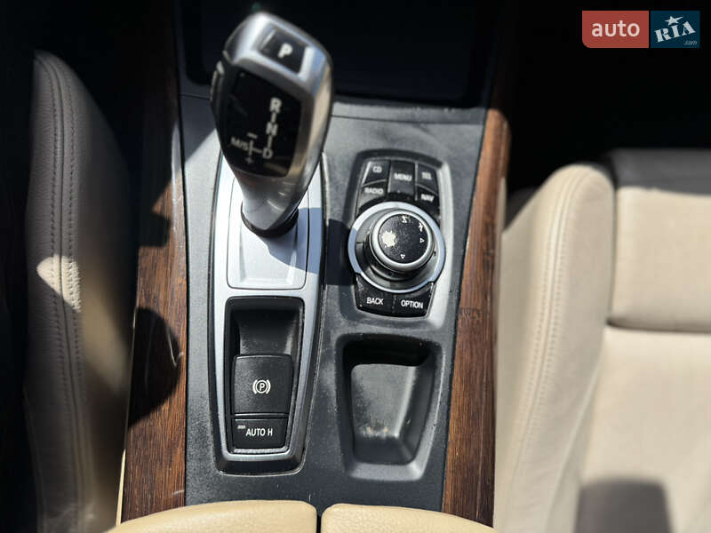 Позашляховик / Кросовер BMW X5 2010 в Івано-Франківську