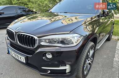 Позашляховик / Кросовер BMW X5 2014 в 