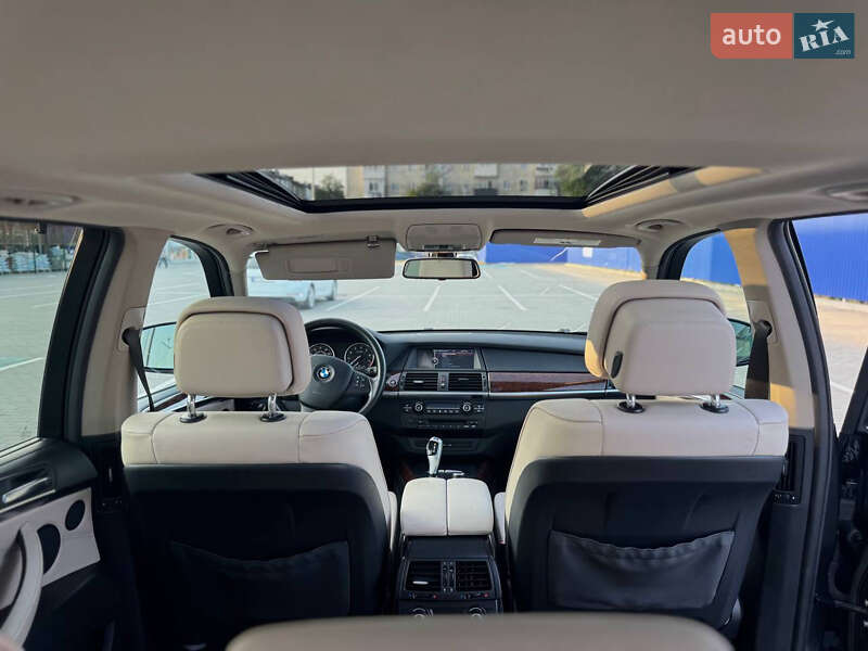 Внедорожник / Кроссовер BMW X5 2010 в Ивано-Франковске