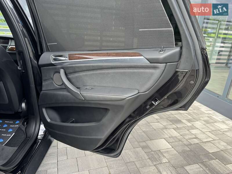 Позашляховик / Кросовер BMW X5 2012 в Рівному