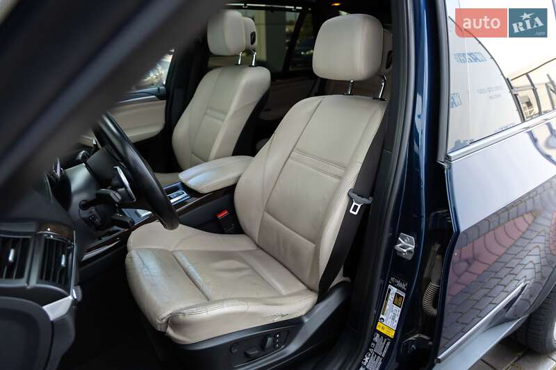 Позашляховик / Кросовер BMW X5 2012 в Луцьку