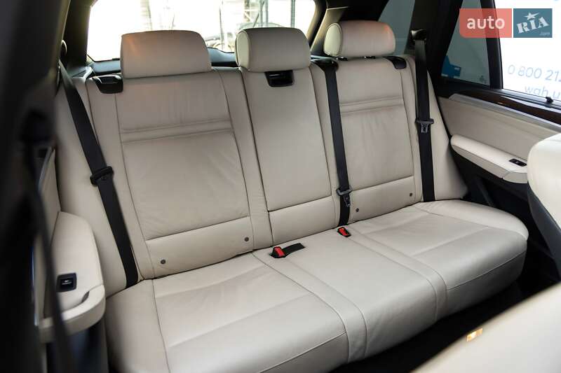 Позашляховик / Кросовер BMW X5 2012 в Луцьку