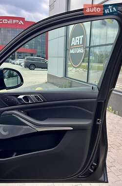 Позашляховик / Кросовер BMW X5 2022 в 