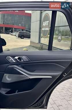 Позашляховик / Кросовер BMW X5 2022 в 