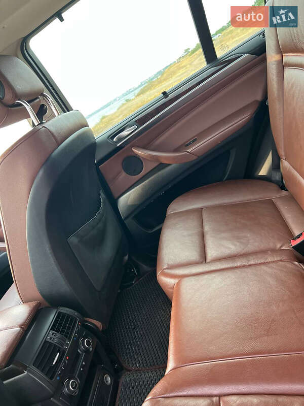 Внедорожник / Кроссовер BMW X5 2011 в Николаеве