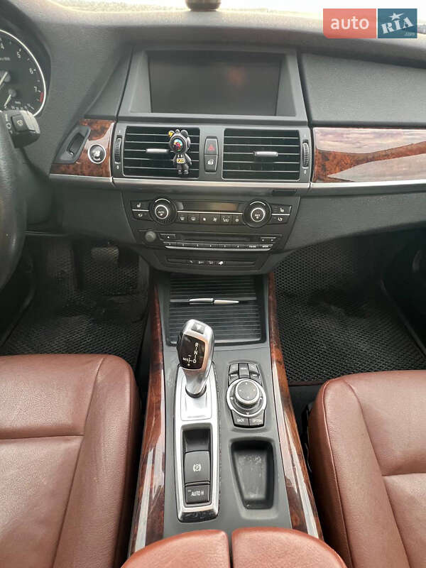 Внедорожник / Кроссовер BMW X5 2011 в Николаеве