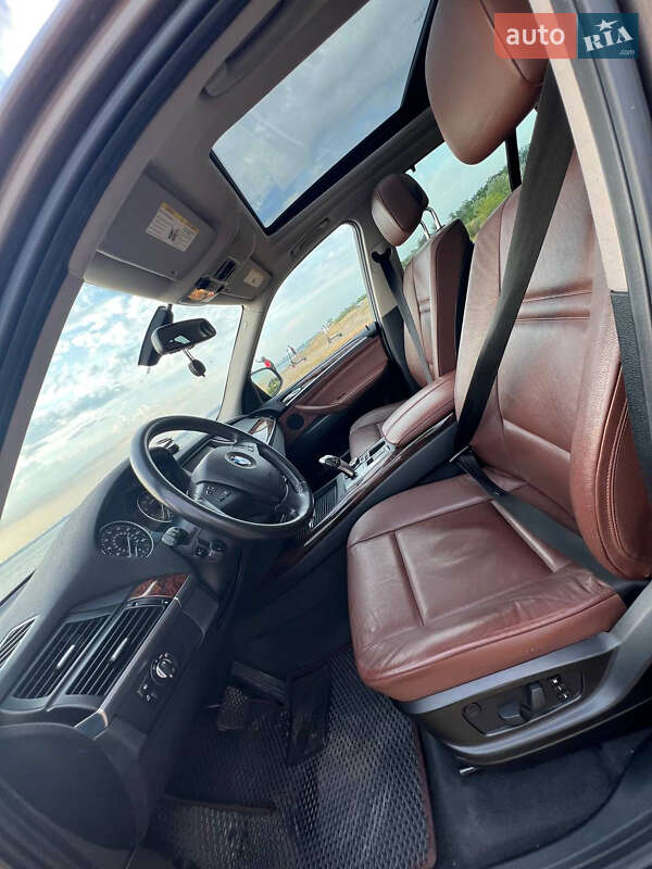 Внедорожник / Кроссовер BMW X5 2011 в Николаеве