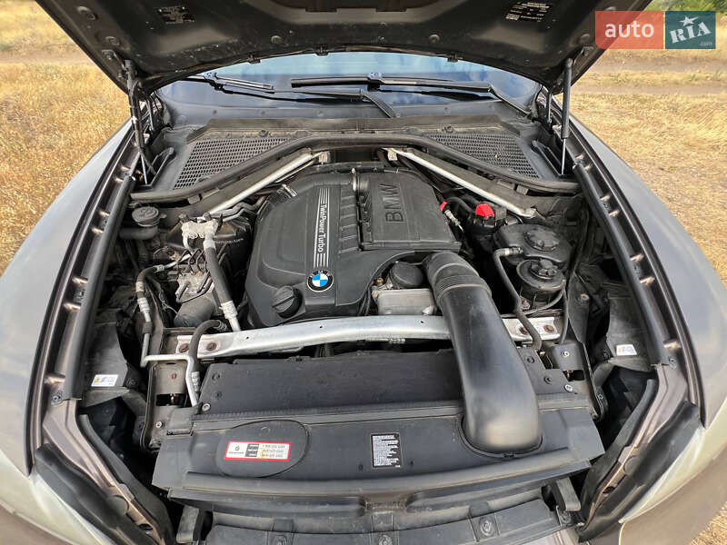 Внедорожник / Кроссовер BMW X5 2011 в Николаеве