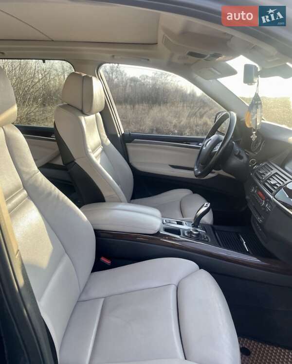 Позашляховик / Кросовер BMW X5 2012 в Києві фото 14 Позашляховик / Кросовер BMW X5 2012 в Києві
