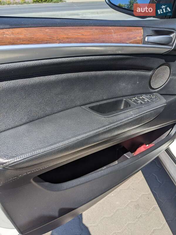 Внедорожник / Кроссовер BMW X5 2010 в Львове