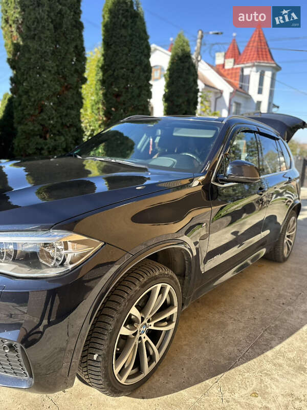 Позашляховик / Кросовер BMW X5 2015 в Чернівцях