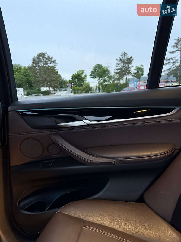 Позашляховик / Кросовер BMW X5 2015 в Луцьку