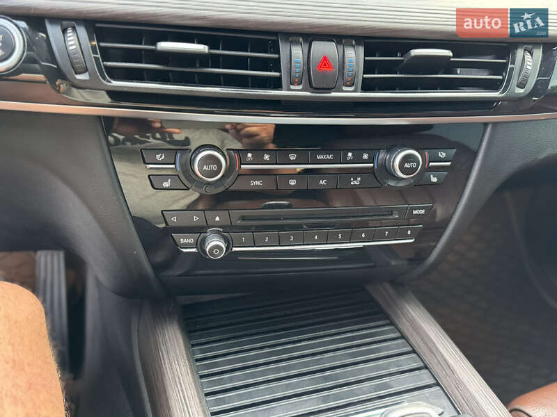 Внедорожник / Кроссовер BMW X5 2015 в Ровно