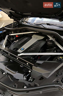 Внедорожник / Кроссовер BMW X5 2021 в 