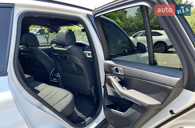 Позашляховик / Кросовер BMW X5 2019 в 