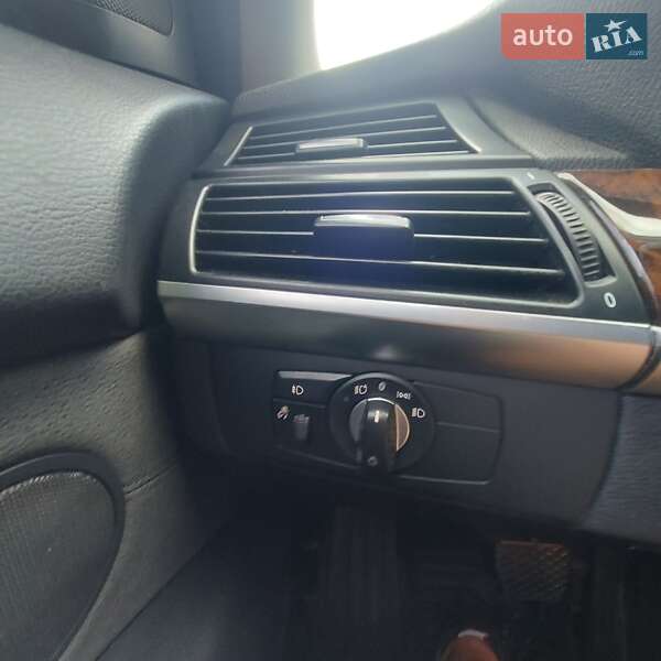 Позашляховик / Кросовер BMW X5 2012 в Івано-Франківську