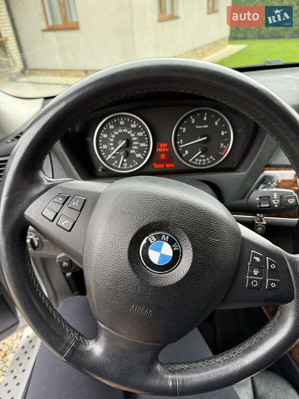 Внедорожник / Кроссовер BMW X5 2011 в Косове