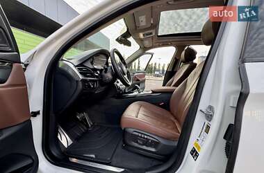 Внедорожник / Кроссовер BMW X5 2018 в 